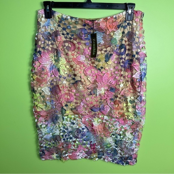 Zenobia Dresses & Skirts - Zenobia NWT laced floral knee skirt